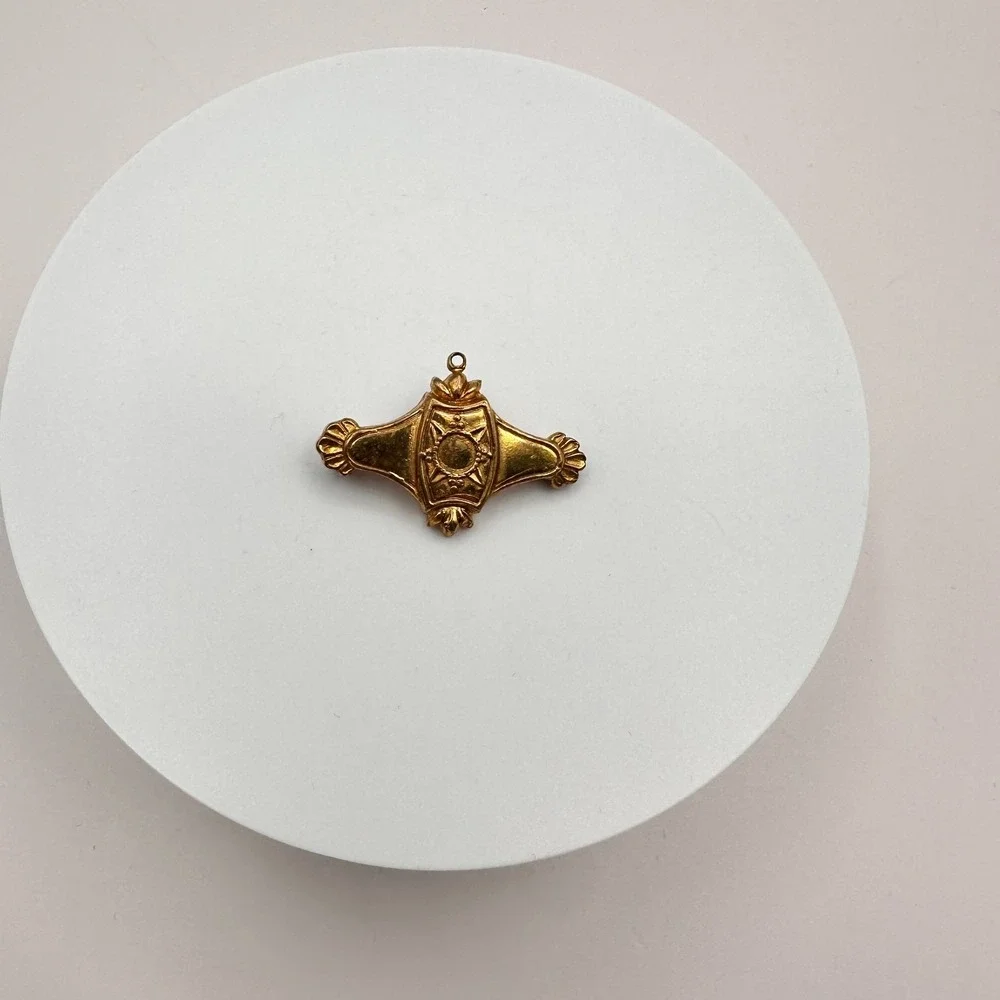 Vintage 80s Gold Tone Ornate Geometric Bar‎ Brooch Pin Victorian Revival Jewelry